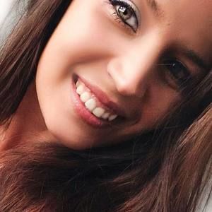 Meet your Posher, Yana